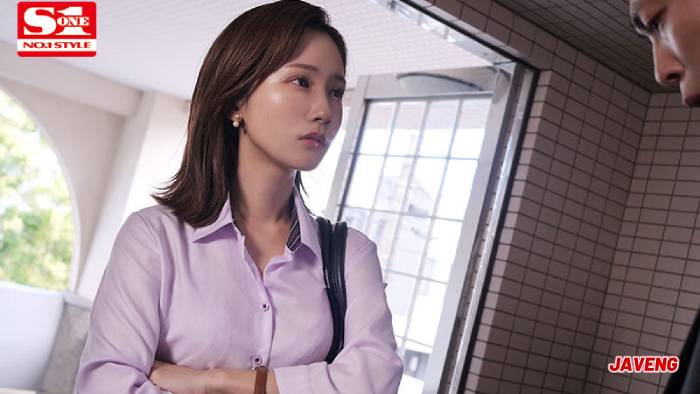 A proud female boss (who works for a condominium management company) complains to the house of an old man who lives in a trash room. As a subordinate, I got a smug erection that made me so happy to see my hated boss being defiled. Minami Kojima SONE-051