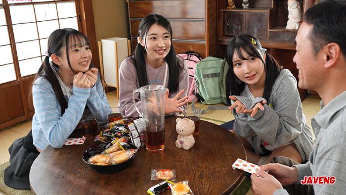 Once a month, my uncle’s house sleepover party will have me drink his pee for 100 yen. A harem of flat-chested nieces. Kana Yura, Hikaru Minazuki, and Tsubomi Mochizuki MIRD-258