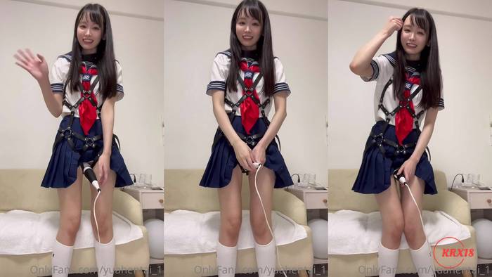 Yuahentai Makes Her Pussy Vibrating