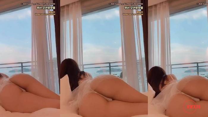 XxAplee Shows Her Ass In Pink Lingerie
