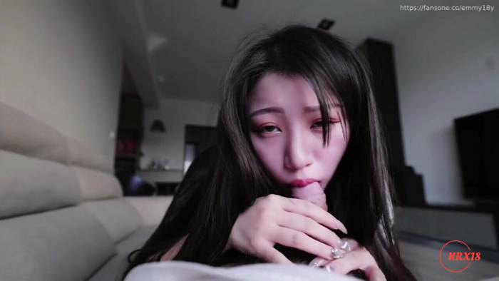 Emmawu Rides A Cock In The Couch