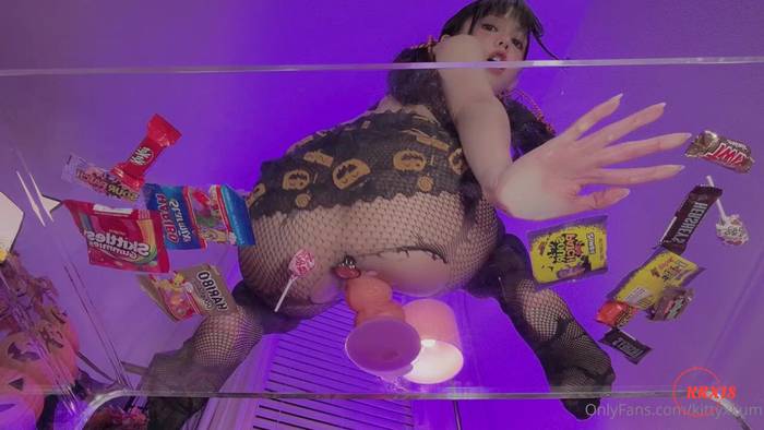 Kitty Kum’s Halloween Candy Masturbation